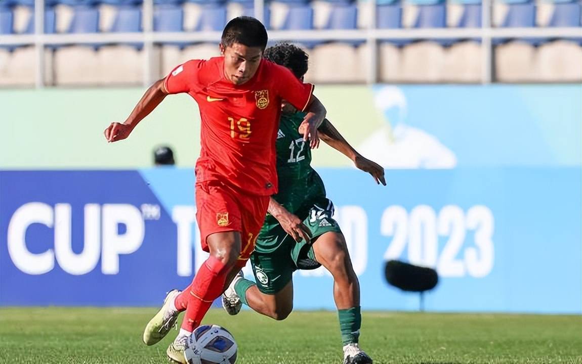 金年会娱乐-赛地聚焦——德甲转会期热度飙升；山东泰山官宣签约；媒体盛赞；球队文化再被提及的简单介绍