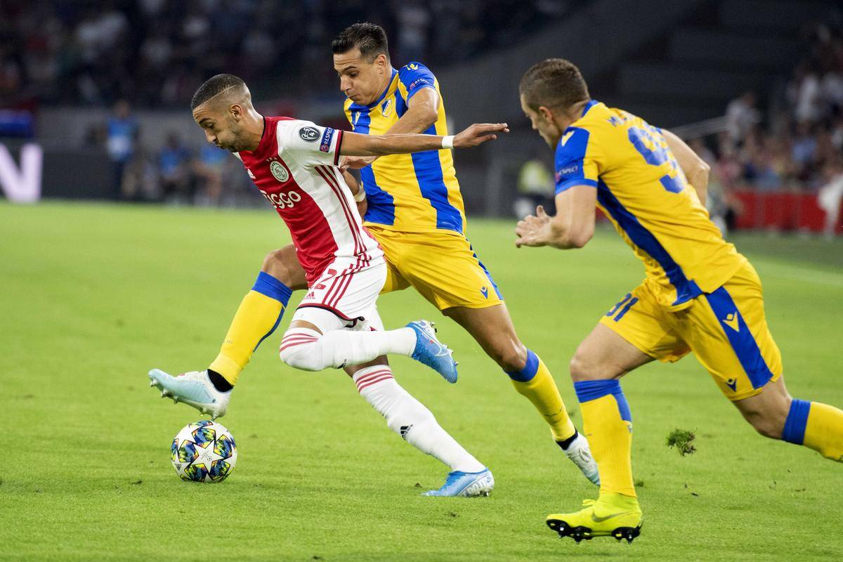 金年会官网-赛前英超焦点战，阿贾克斯官宣签约，引发热议，纪律约束更严格(阿贾克斯比赛中断怎么算)